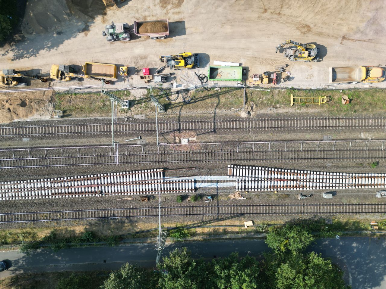 Drohnenaufnahme der Baustelle zur Zweigleisigkeit im Bahnhofsbereich Hagenow Land